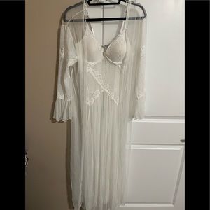 Vintage White Lingerie Nightgown/Robe